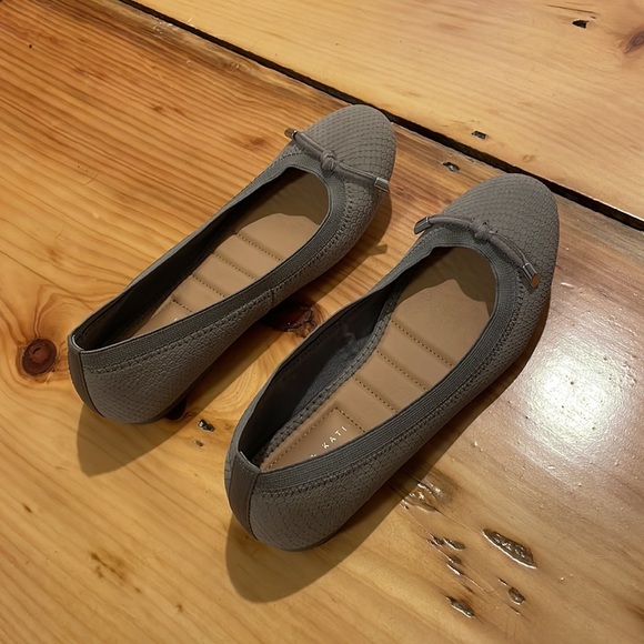 Tan Flats - Picture 2 of 3